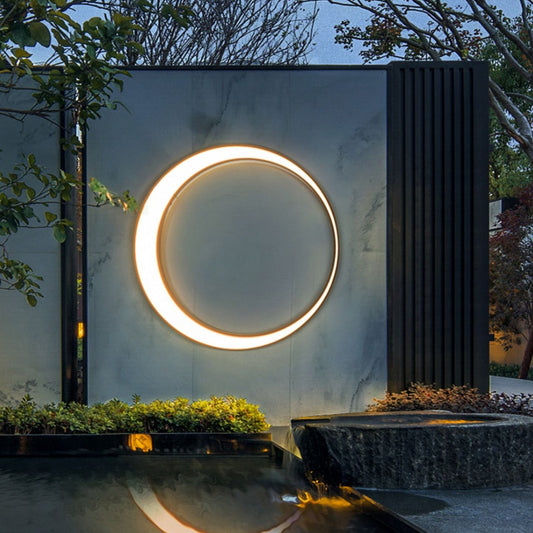 Full Moon Solar Outdoor Wall Light
