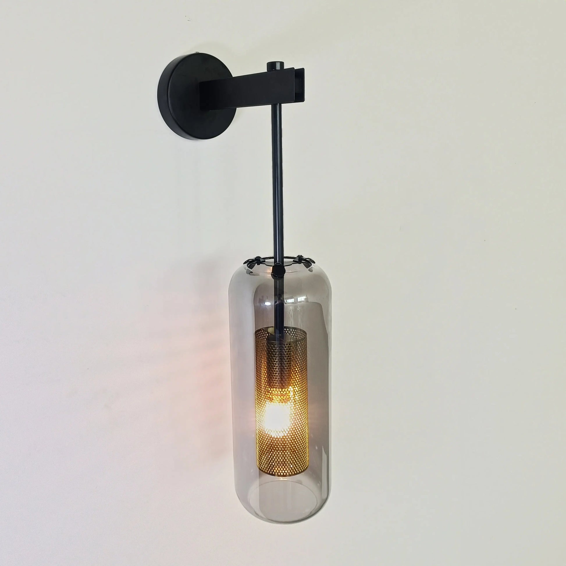 Chiswick Glass Shade Short Arm Wall Light Erbstuk