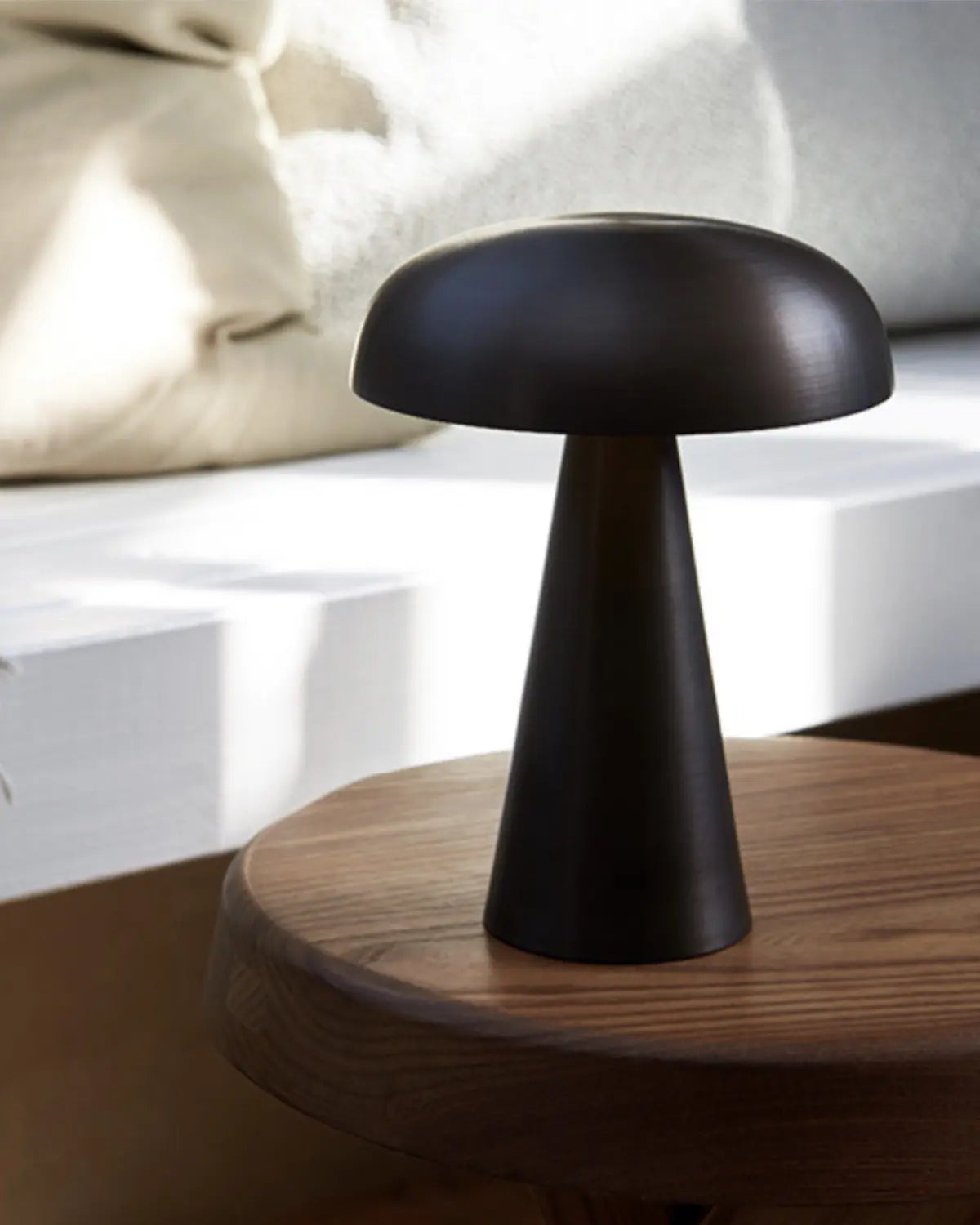 Portable Mushroom Table Lamp — Touch Control Rechargeable LED Nightstand Lamp, Cordless — Bedside Lamp, Patio and Camping Lamp — Dimmable Warm-to-White Accent Light Erbstuk