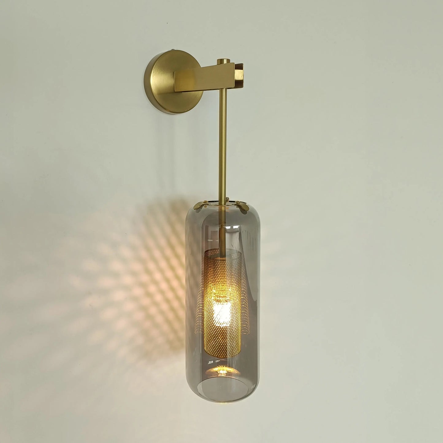 Chiswick Glass Shade Short Arm Wall Light Erbstuk