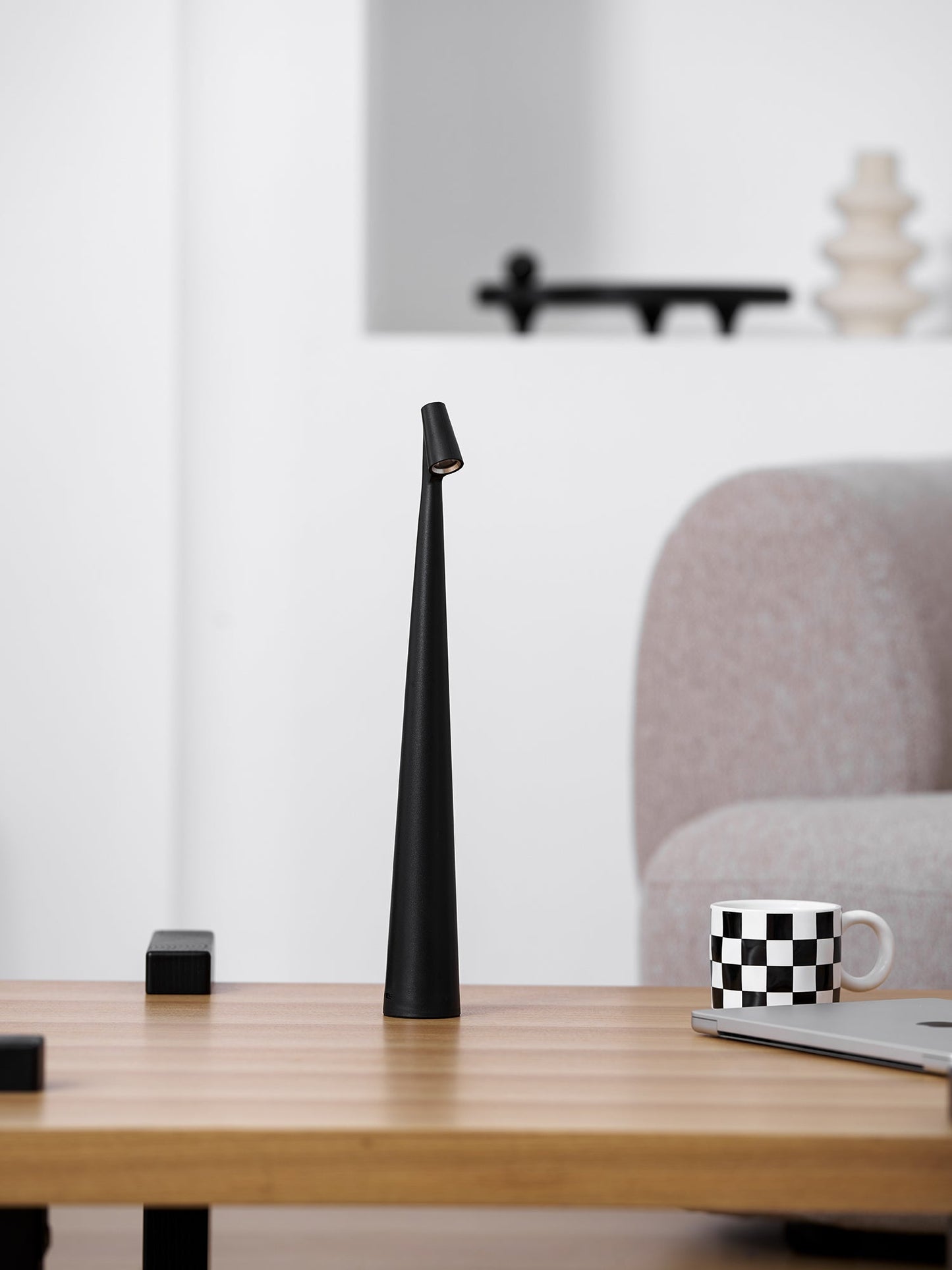 Slim Aluminium Cordless Table Lamp