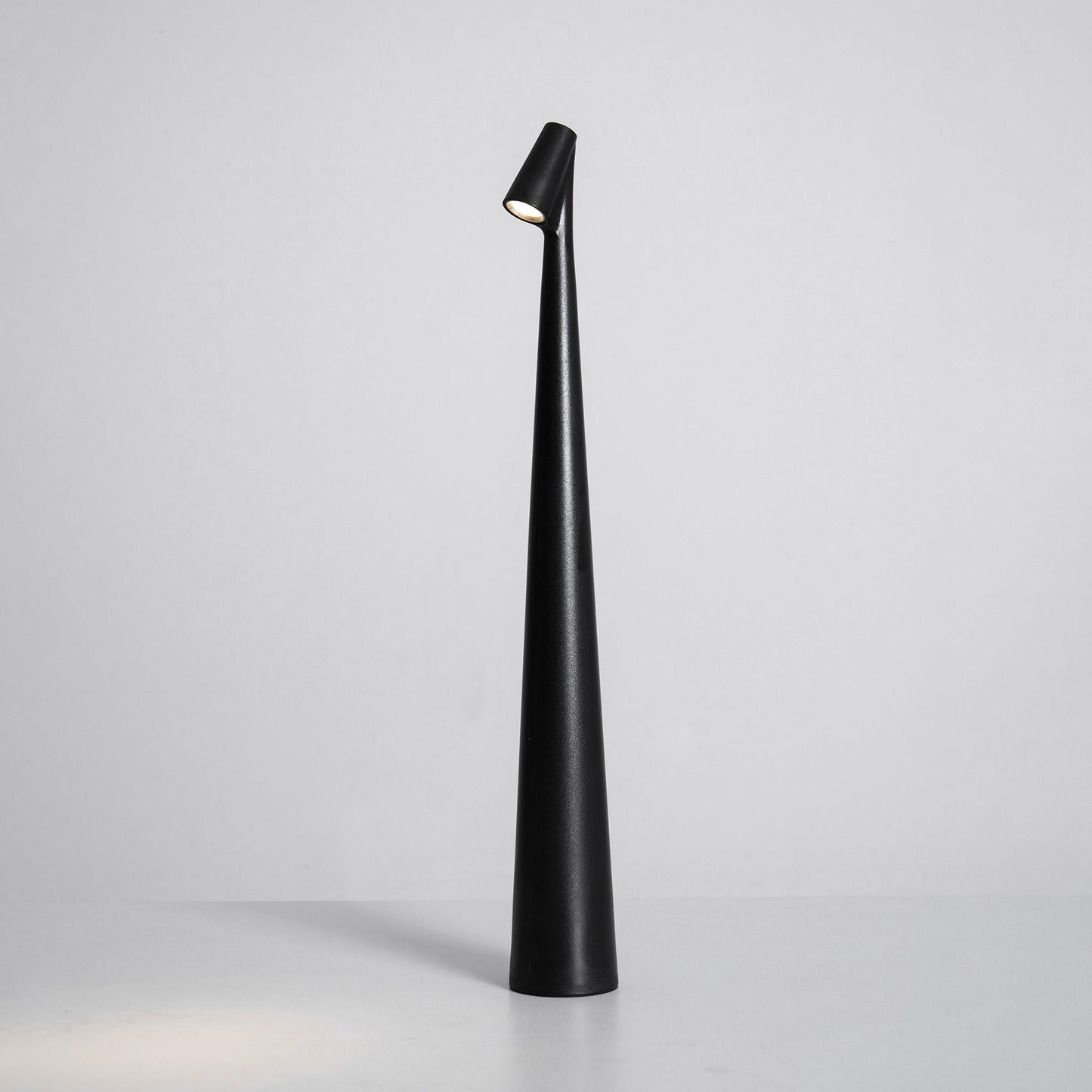 Slim Aluminium Cordless Table Lamp