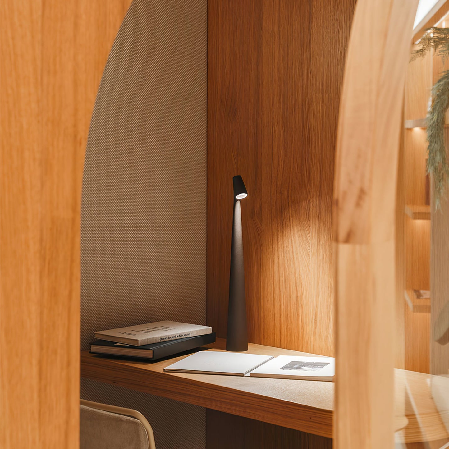 Slim Aluminium Cordless Table Lamp