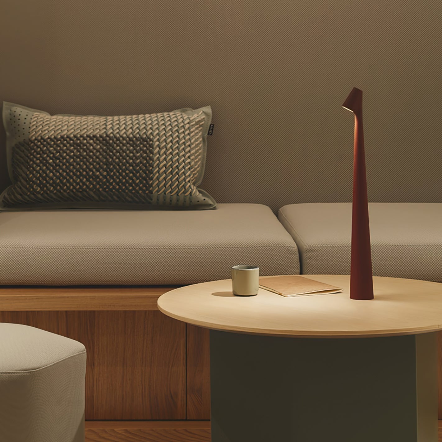 Slim Aluminium Cordless Table Lamp