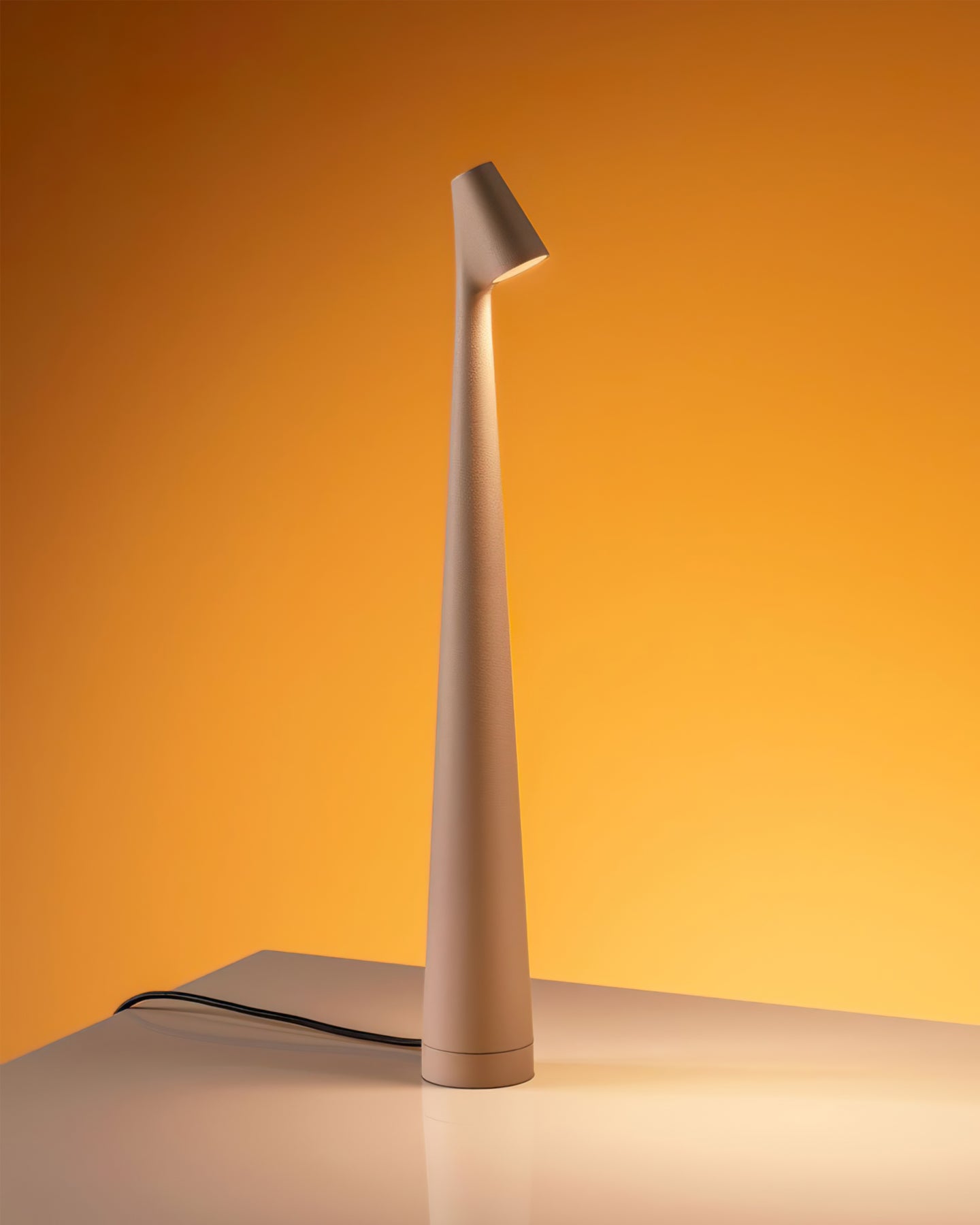 Slim Aluminium Cordless Table Lamp