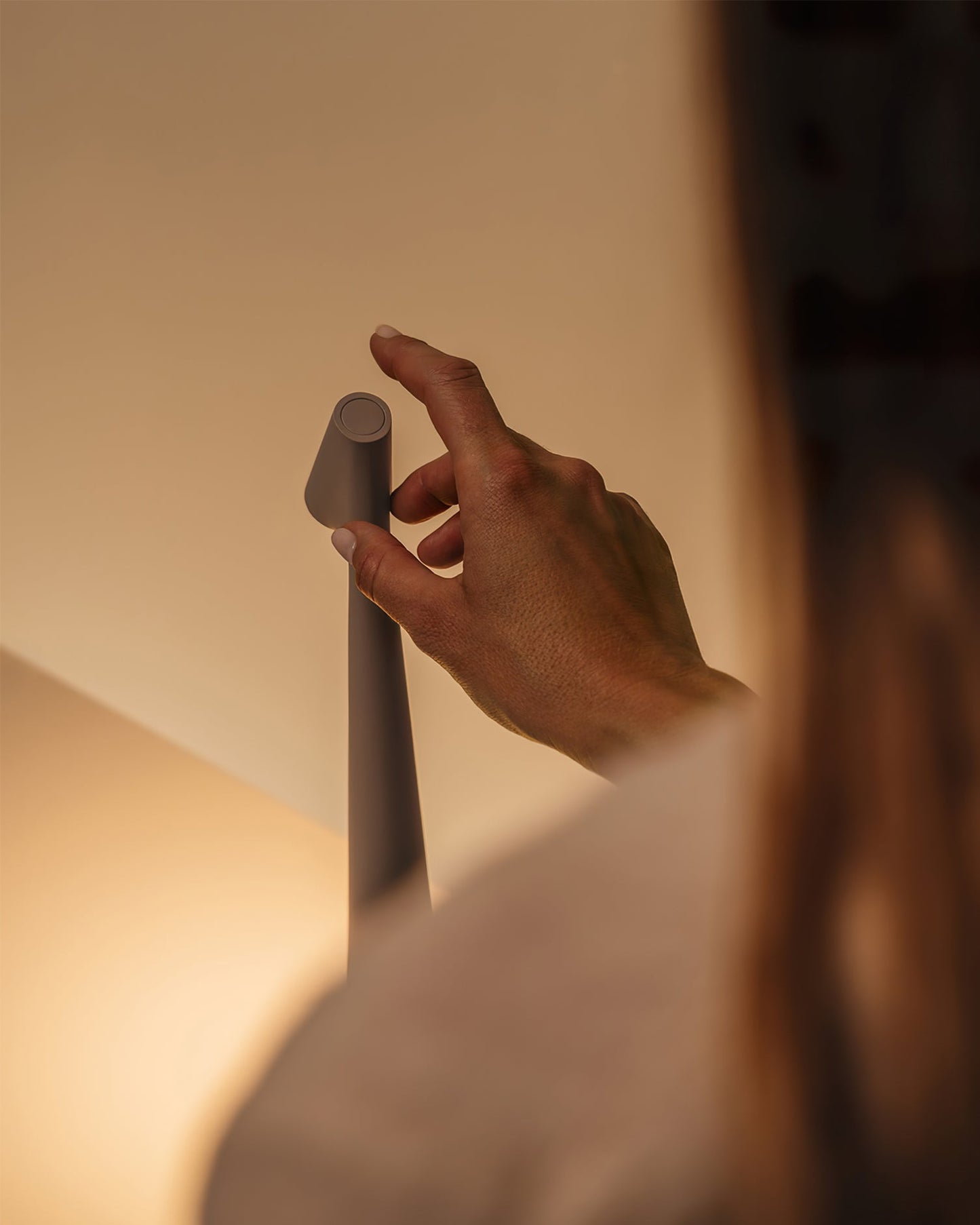 Slim Aluminium Cordless Table Lamp