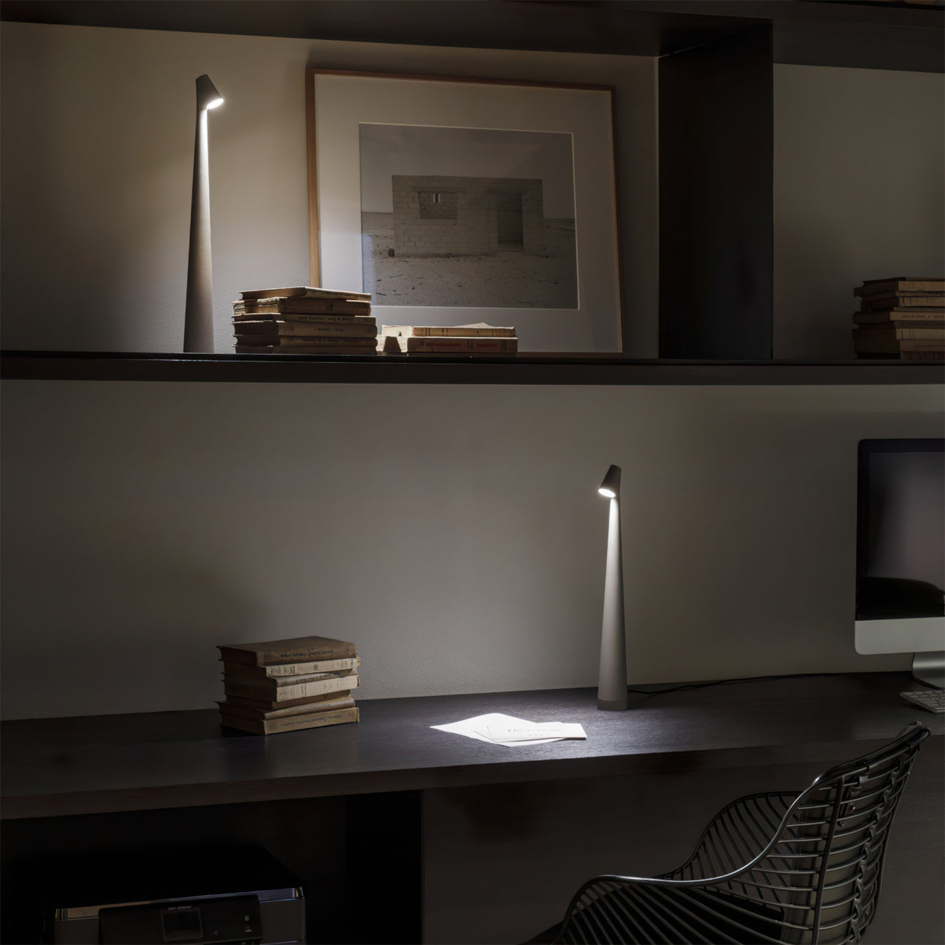 Slim Aluminium Cordless Table Lamp