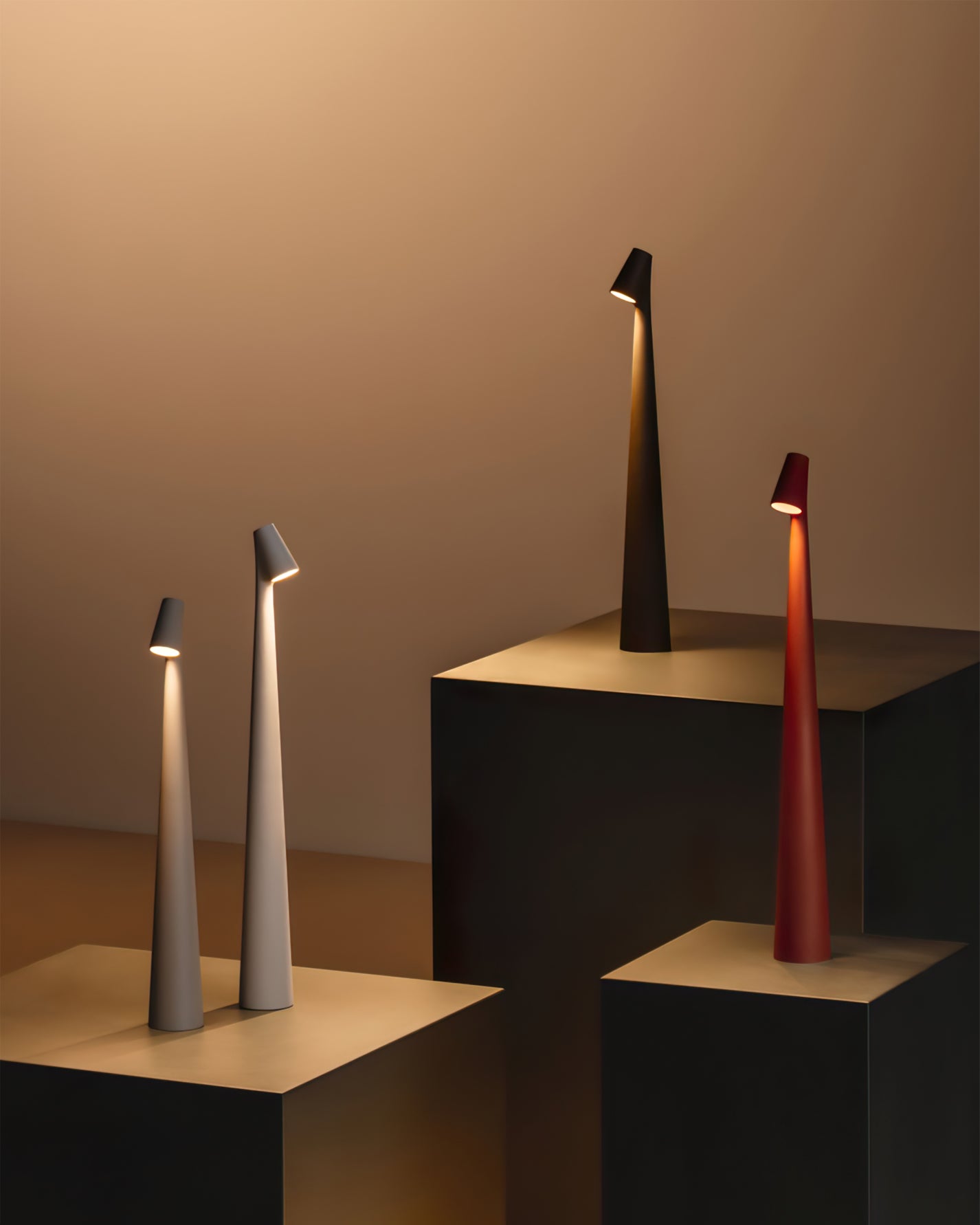 Slim Aluminium Cordless Table Lamp