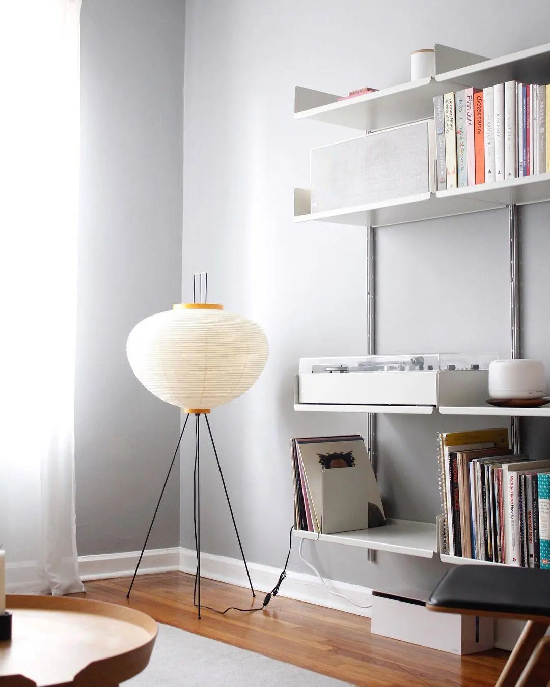 Rice Paper Lantern Floor Lamp — Sculptural Tripod Ambient Light for Living Room, Bedroom, Study and Reading Corner, Soft-Glow Paper Shade Floor Lamp Erbstuk