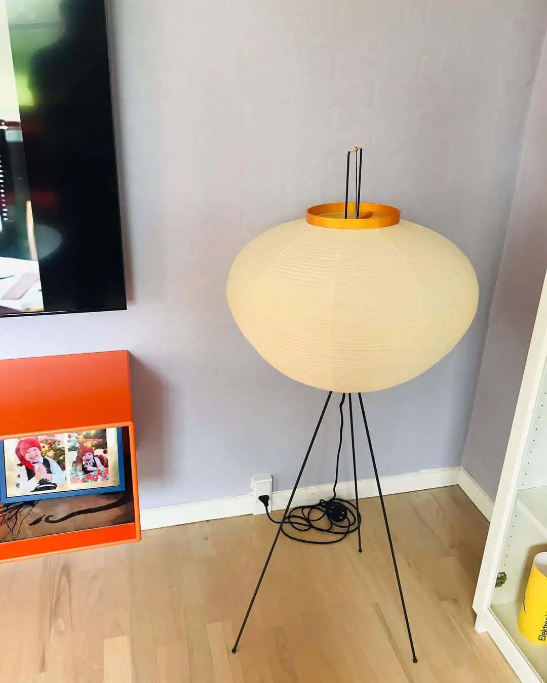 Rice Paper Lantern Floor Lamp — Sculptural Tripod Ambient Light for Living Room, Bedroom, Study and Reading Corner, Soft-Glow Paper Shade Floor Lamp Erbstuk