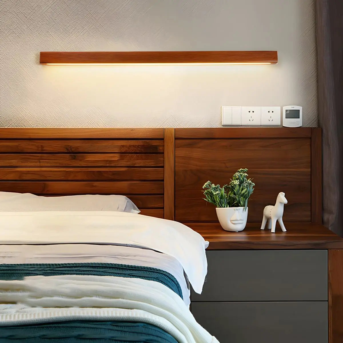 d. Arlo Linear Wood Wall Light Erbstuk