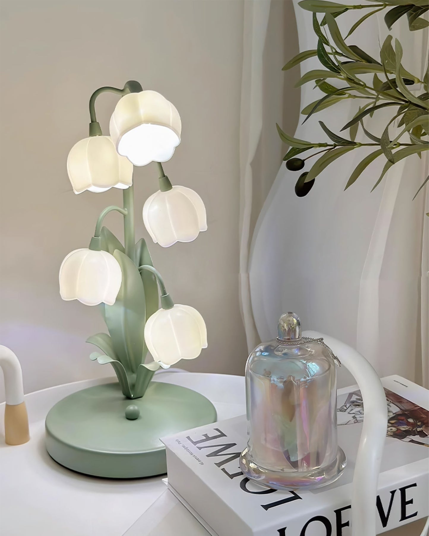 Bellflower Stem Table Lamp