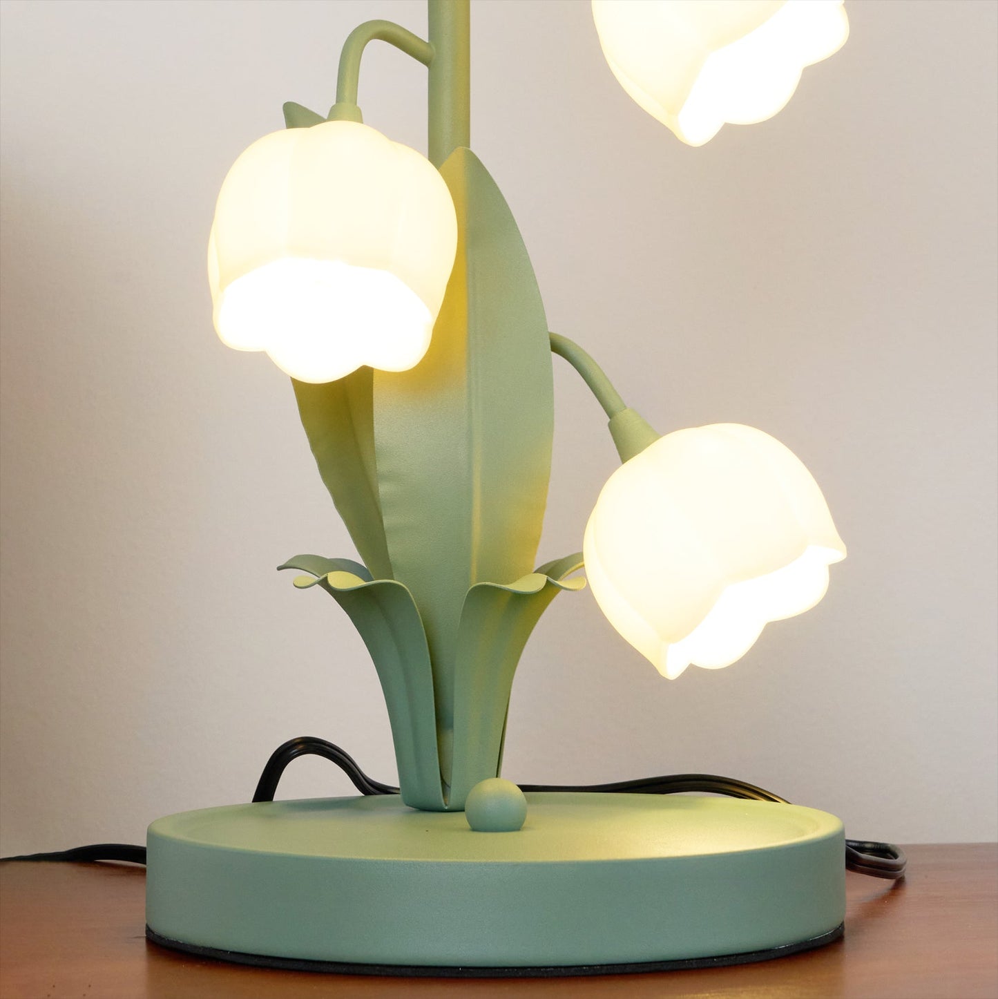 Bellflower Stem Table Lamp