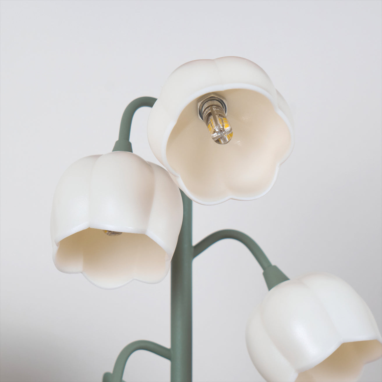 Bellflower Stem Table Lamp