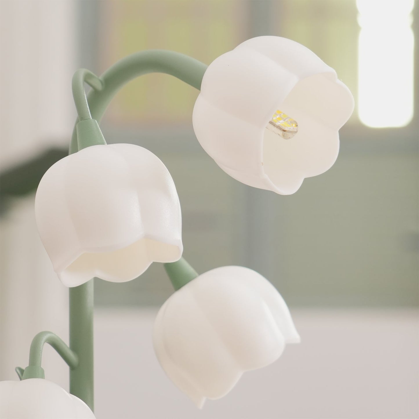Bellflower Stem Table Lamp