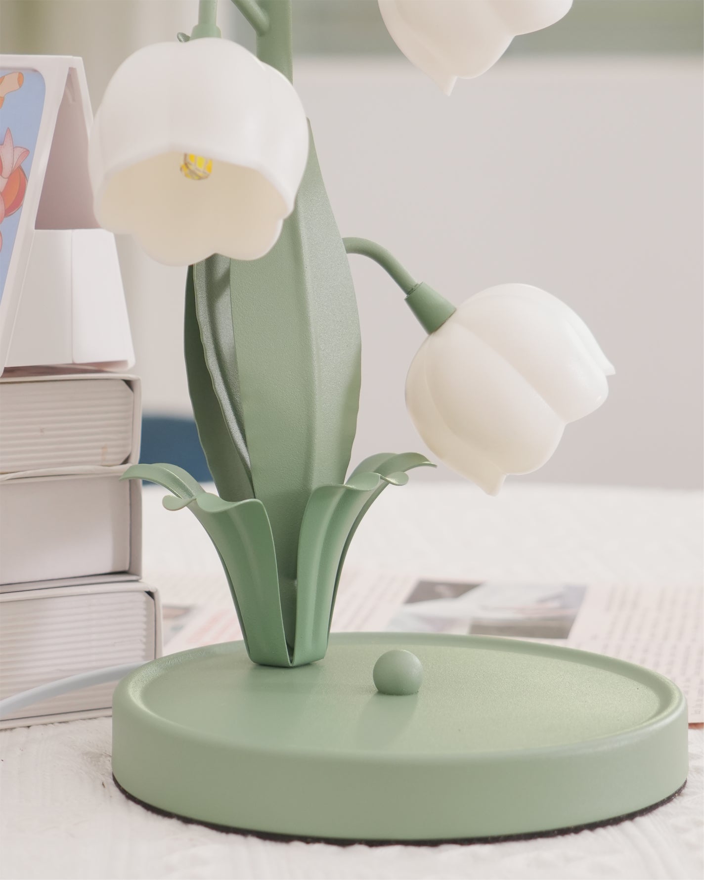 Bellflower Stem Table Lamp