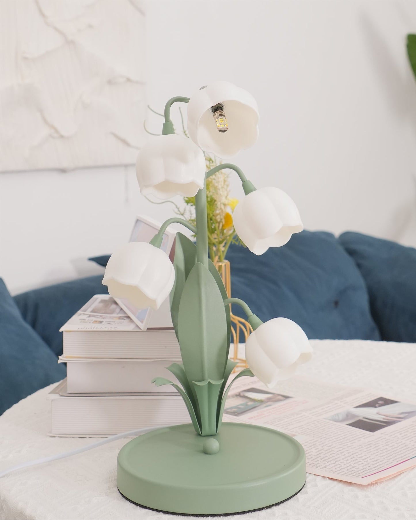 Bellflower Stem Table Lamp