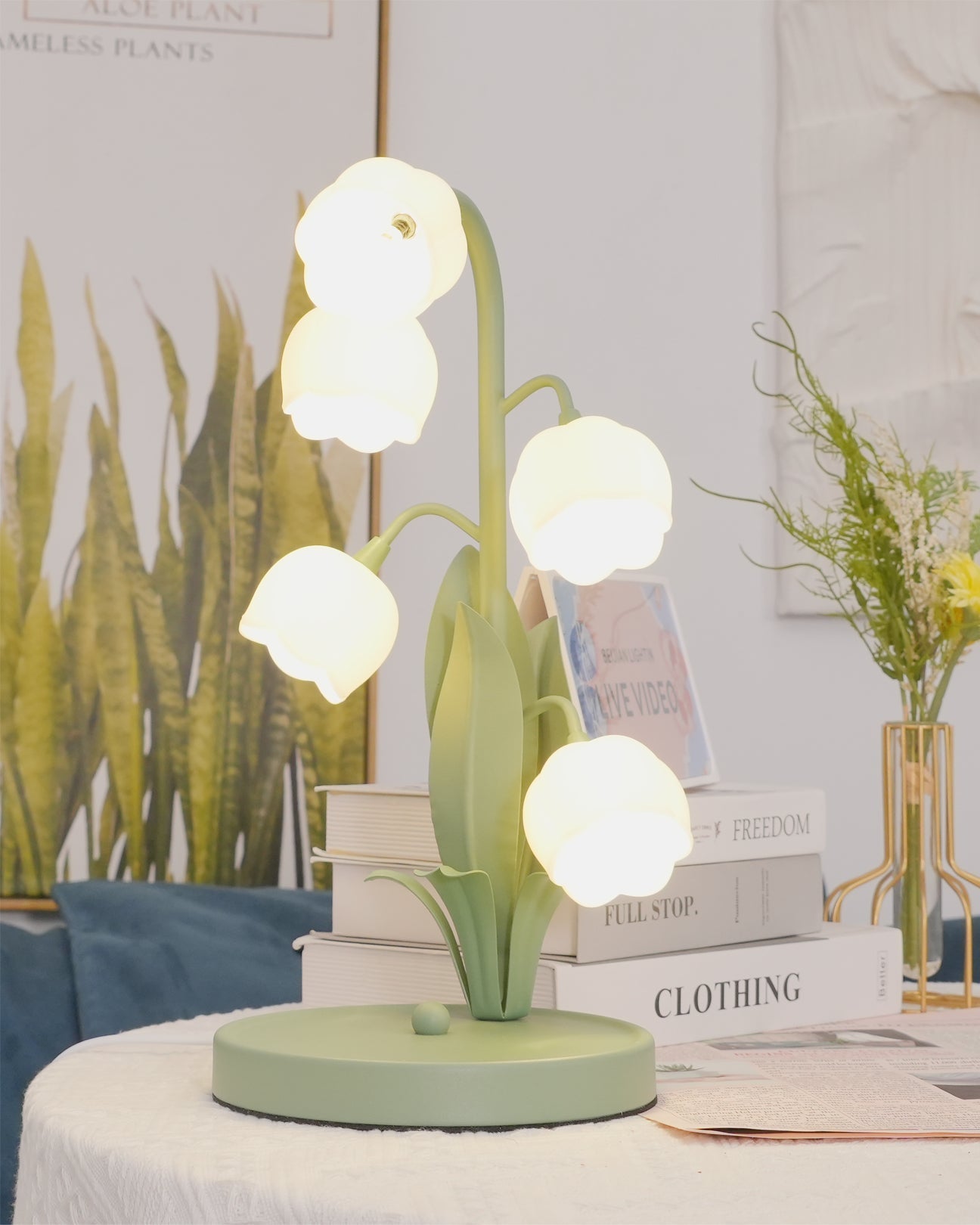 Bellflower Stem Table Lamp