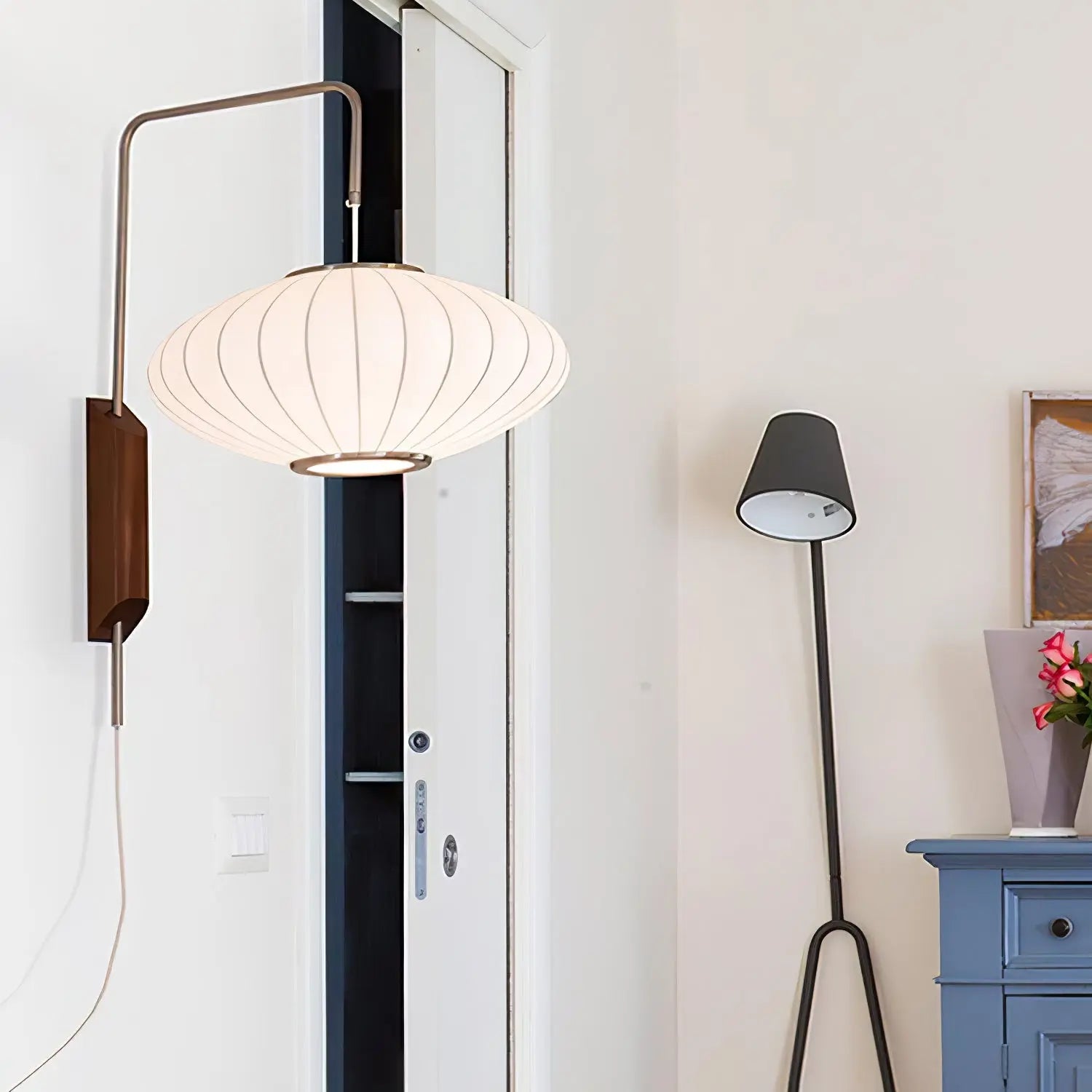Silk Shade Flying Saucer Wall Sconce — Mid-Century Modern LED Wall Lamp with Swing Arm for Bedroom, Living Room, Study and Reading Nook, Walnut and Chrome Accent Erbstuk
