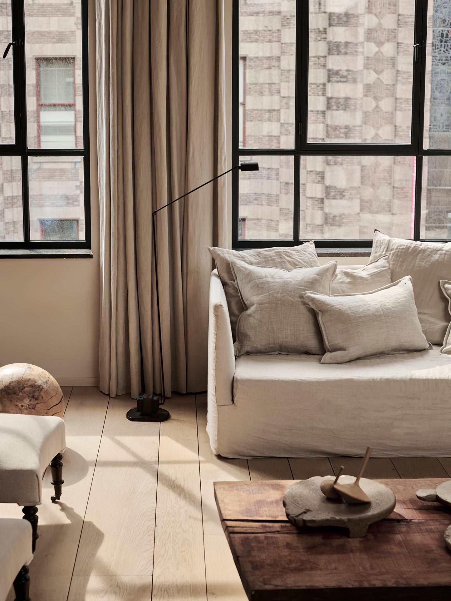 Dimmable Swivel Task Floor Lamp