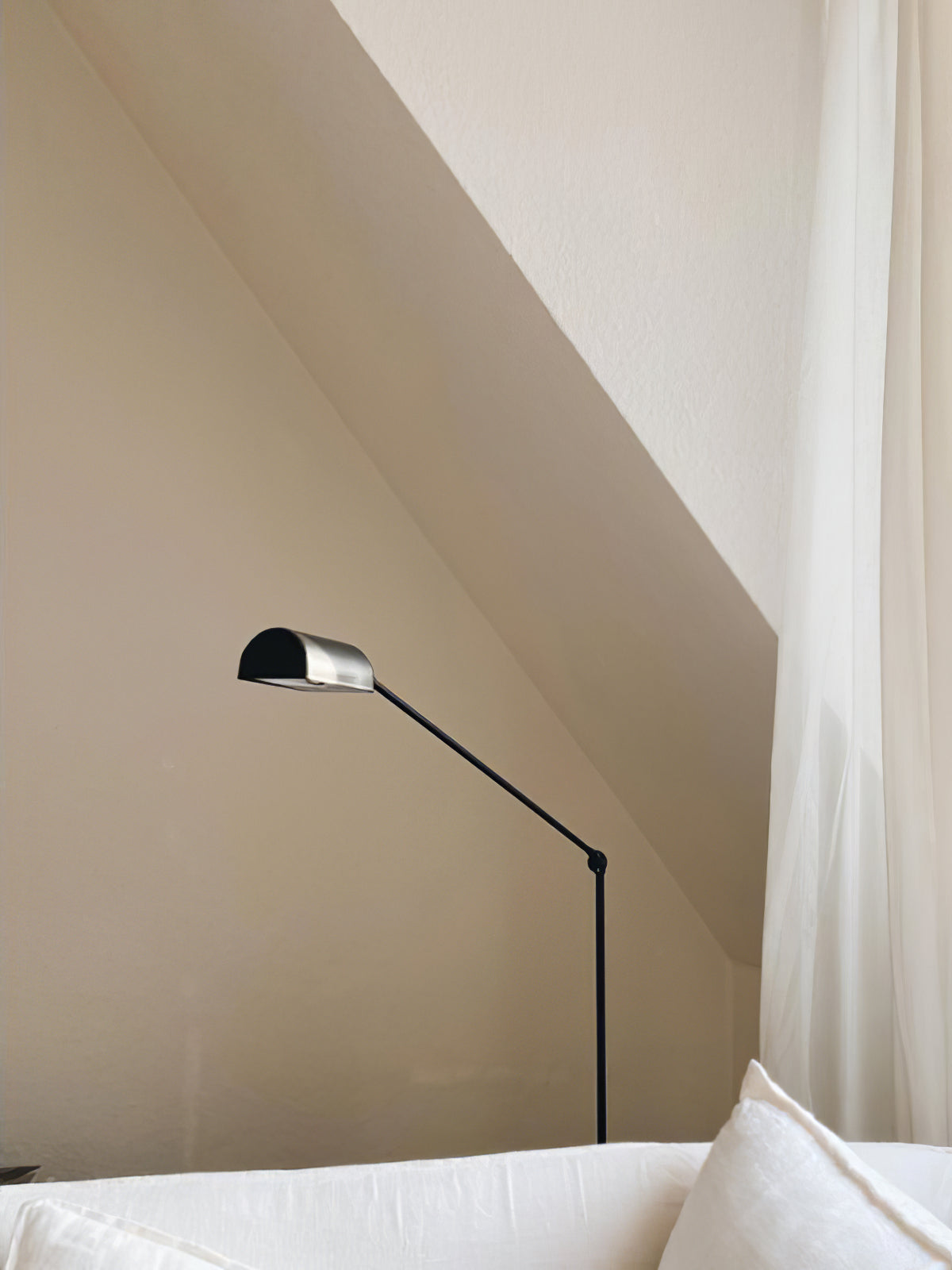 Dimmable Swivel Task Floor Lamp