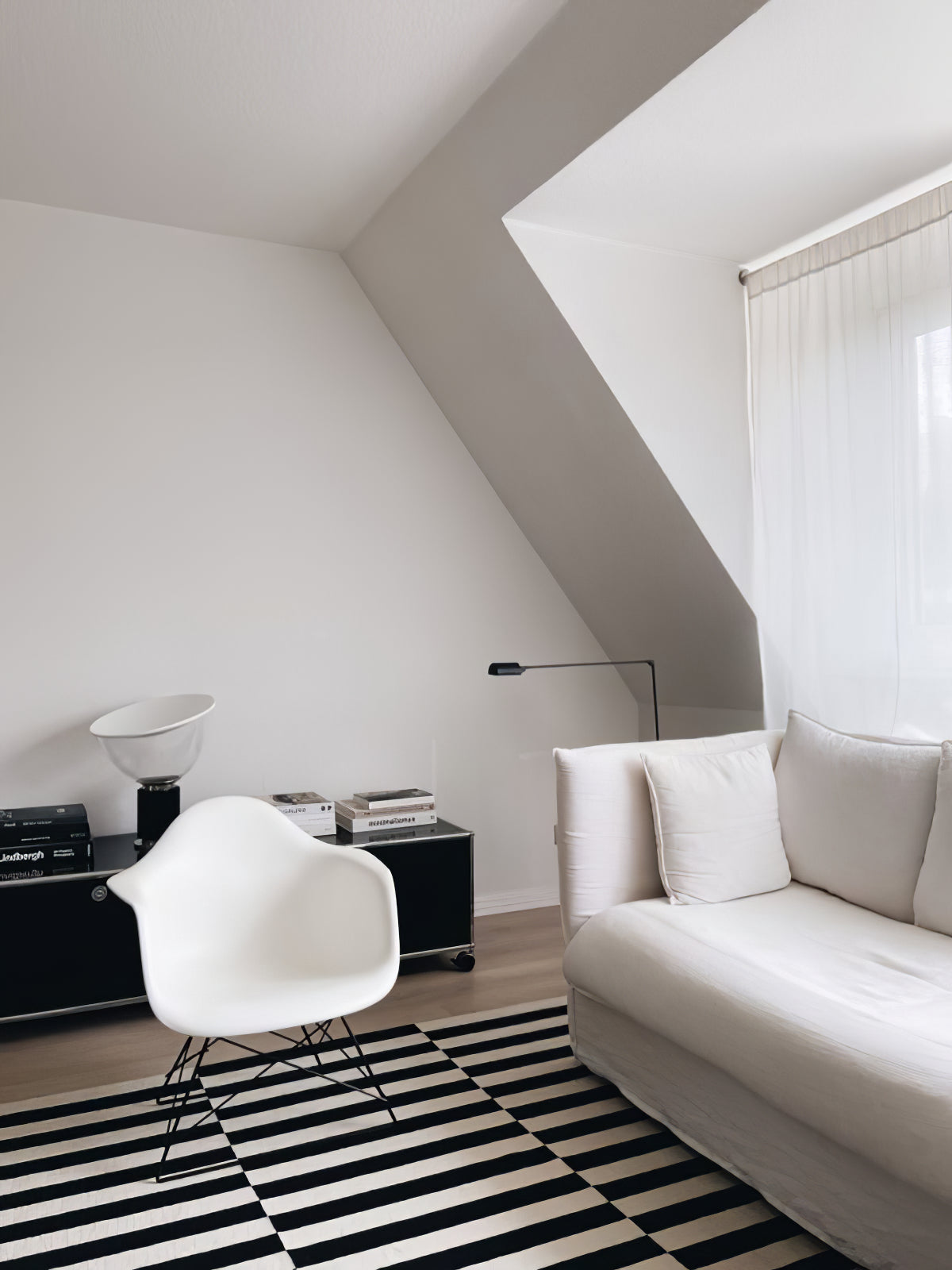 Dimmable Swivel Task Floor Lamp