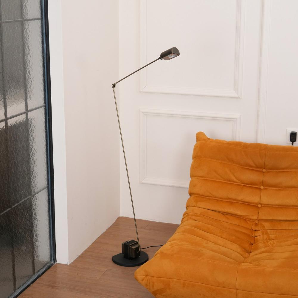Dimmable Swivel Task Floor Lamp