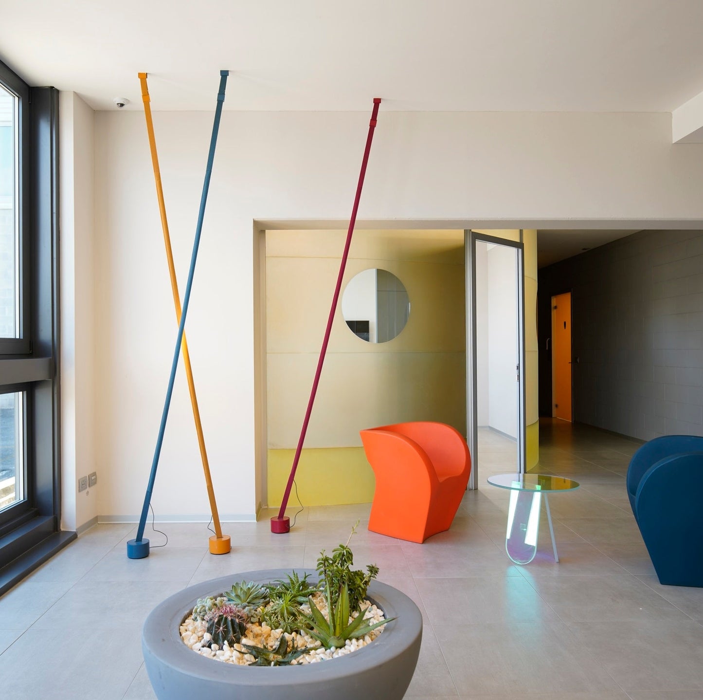 Slim Tension Pole Floor to Ceiling Lamp