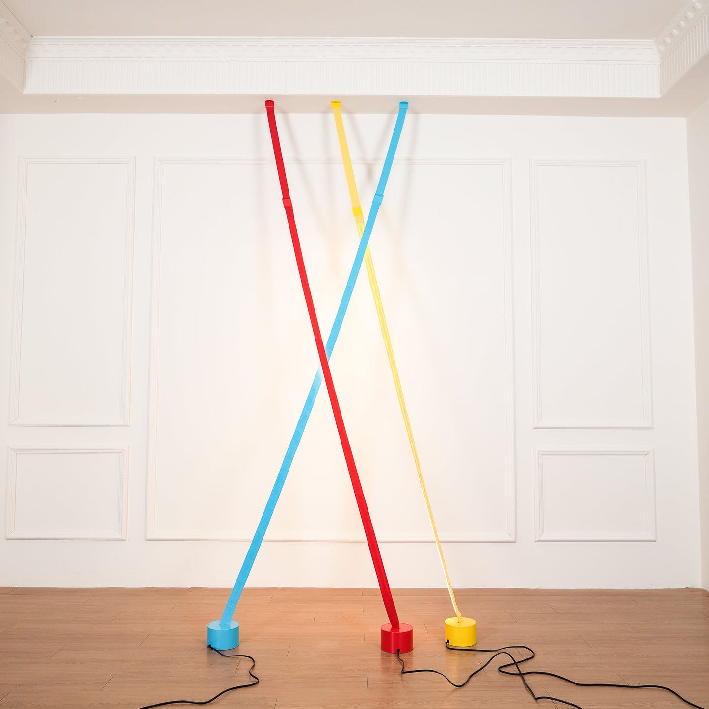 Slim Tension Pole Floor to Ceiling Lamp