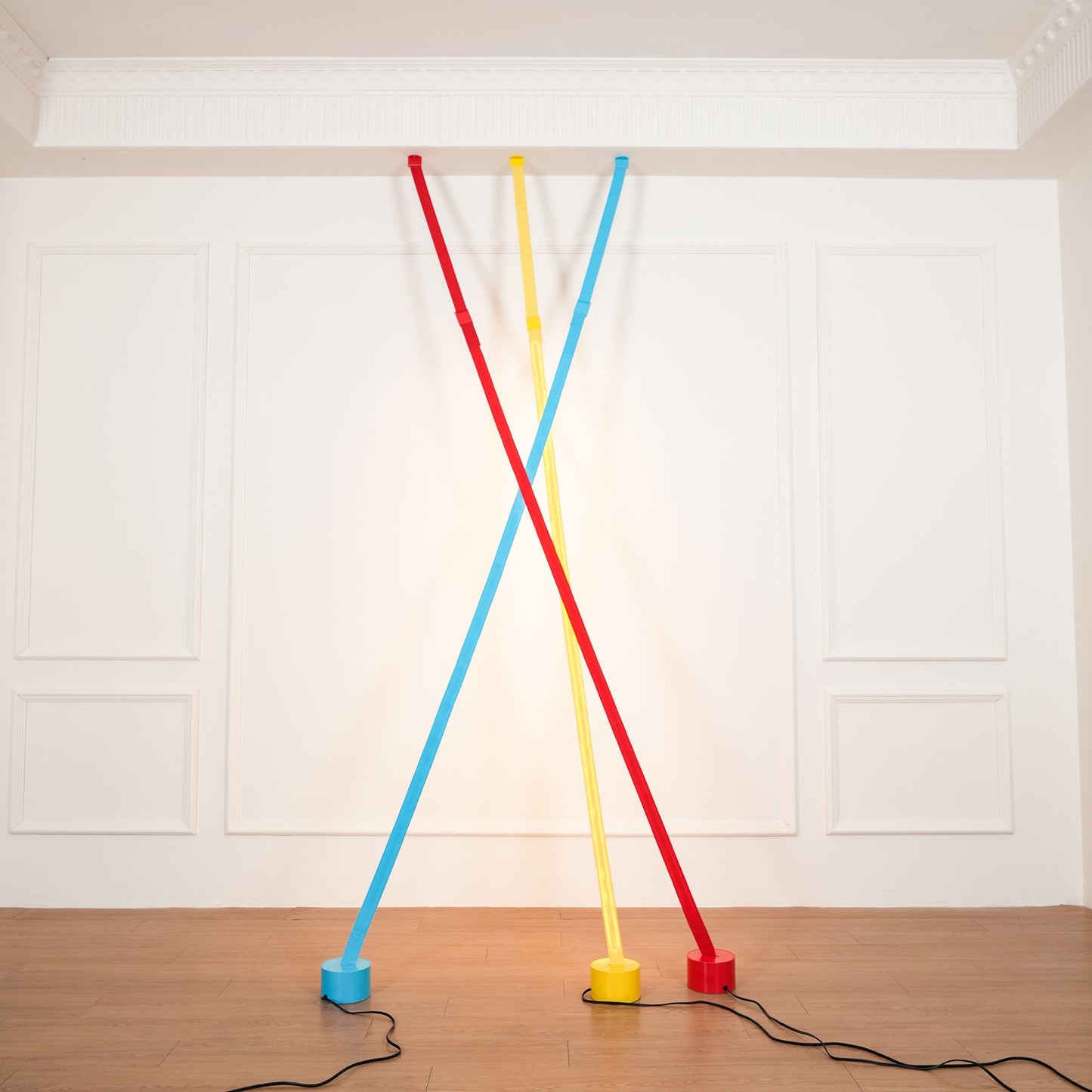 Slim Tension Pole Floor to Ceiling Lamp