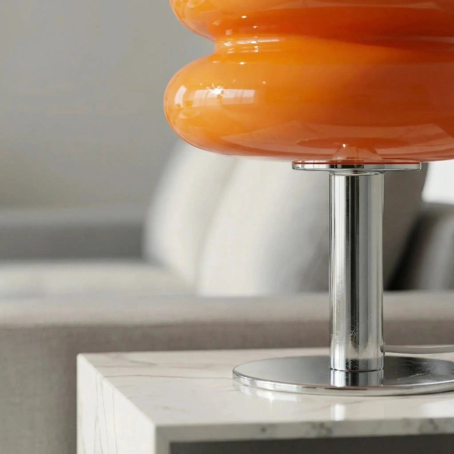Glowvelle - Sculptural Glass Shade Table Lamp Erbstuk