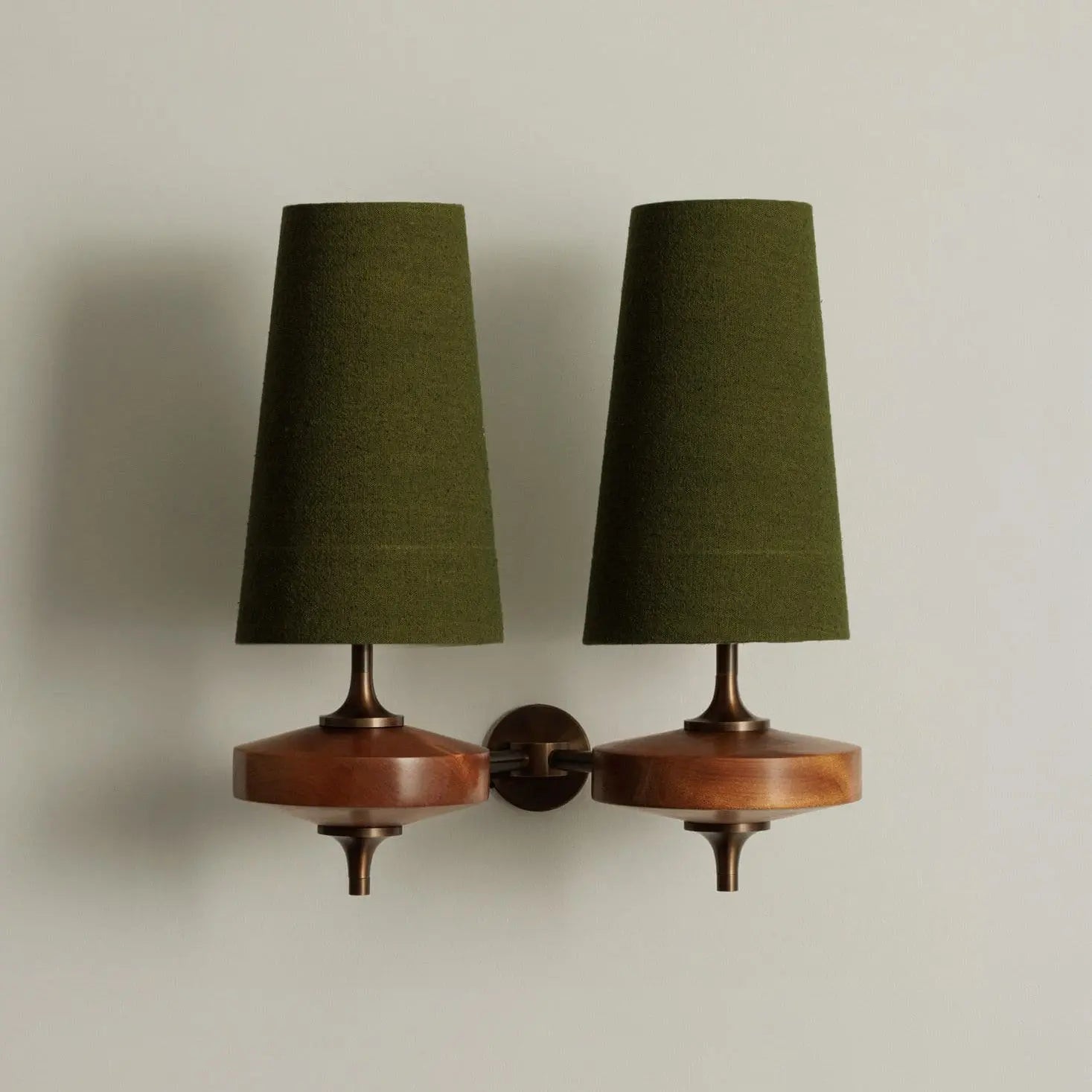 Hour Rho Wall Lamp Erbstuk