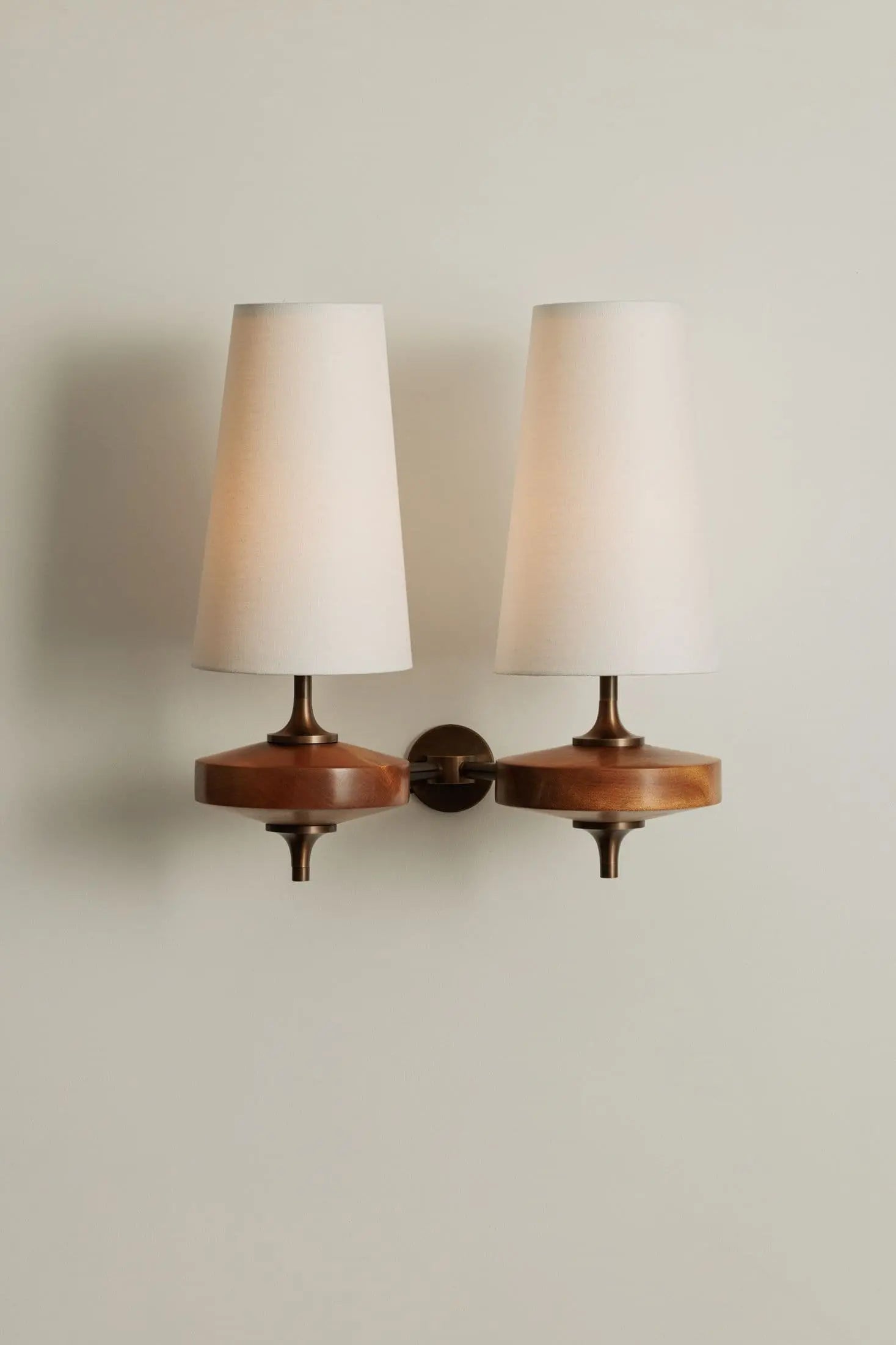 Hour Rho Wall Lamp Erbstuk