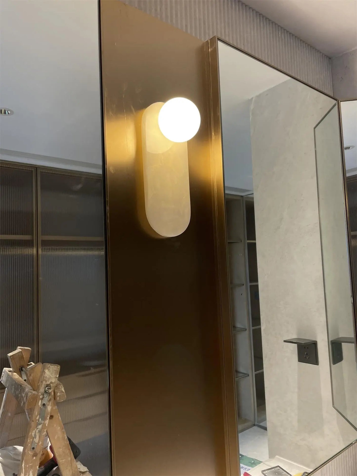 Lucie Onyx Wall Lamp ∅ 3.9″ x H 10.6″ Erbstuk
