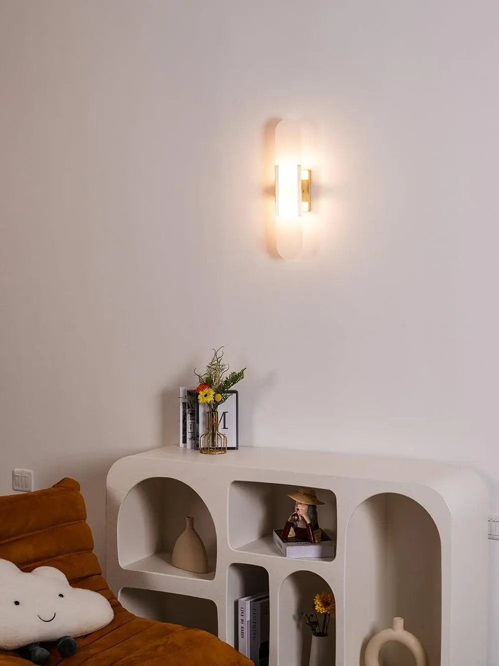 D. Oblong Alabaster Wall Sconce Erbstuk