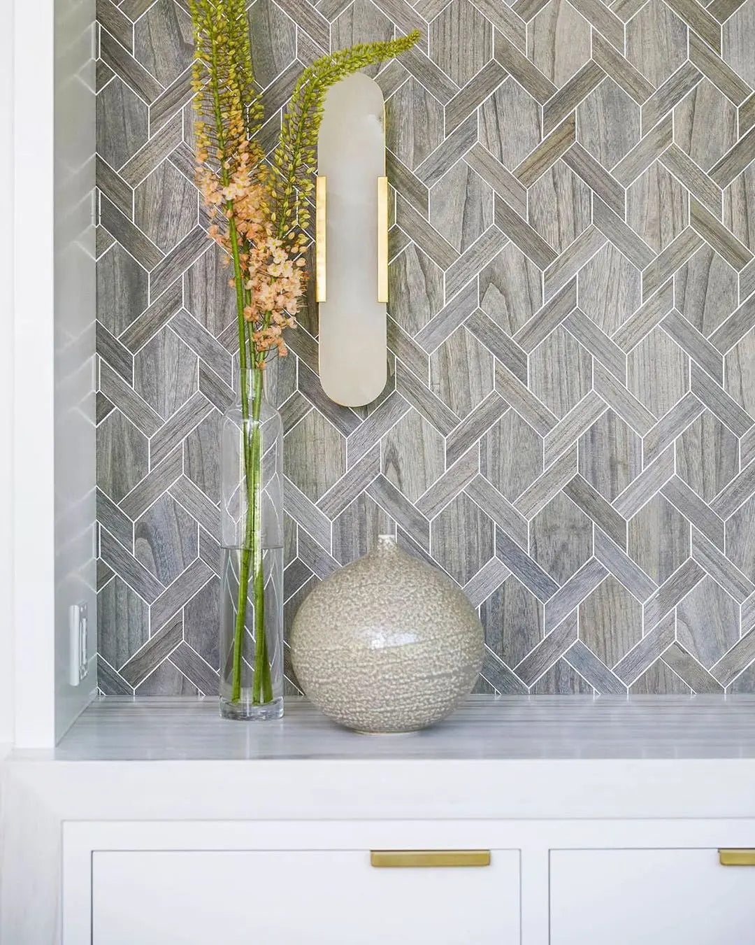 D. Oblong Alabaster Wall Sconce Erbstuk
