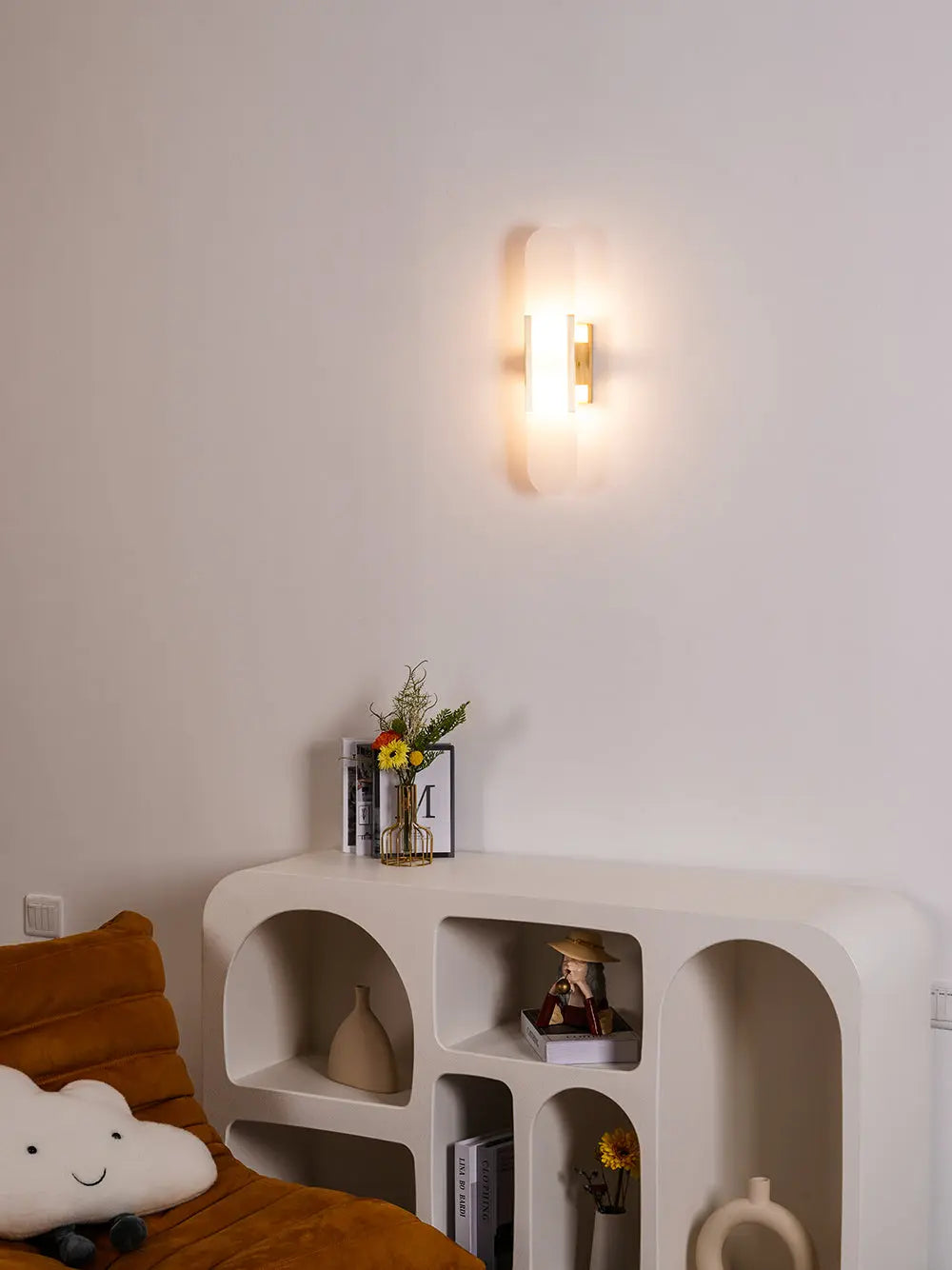 D. Oblong Alabaster Wall Sconce Erbstuk