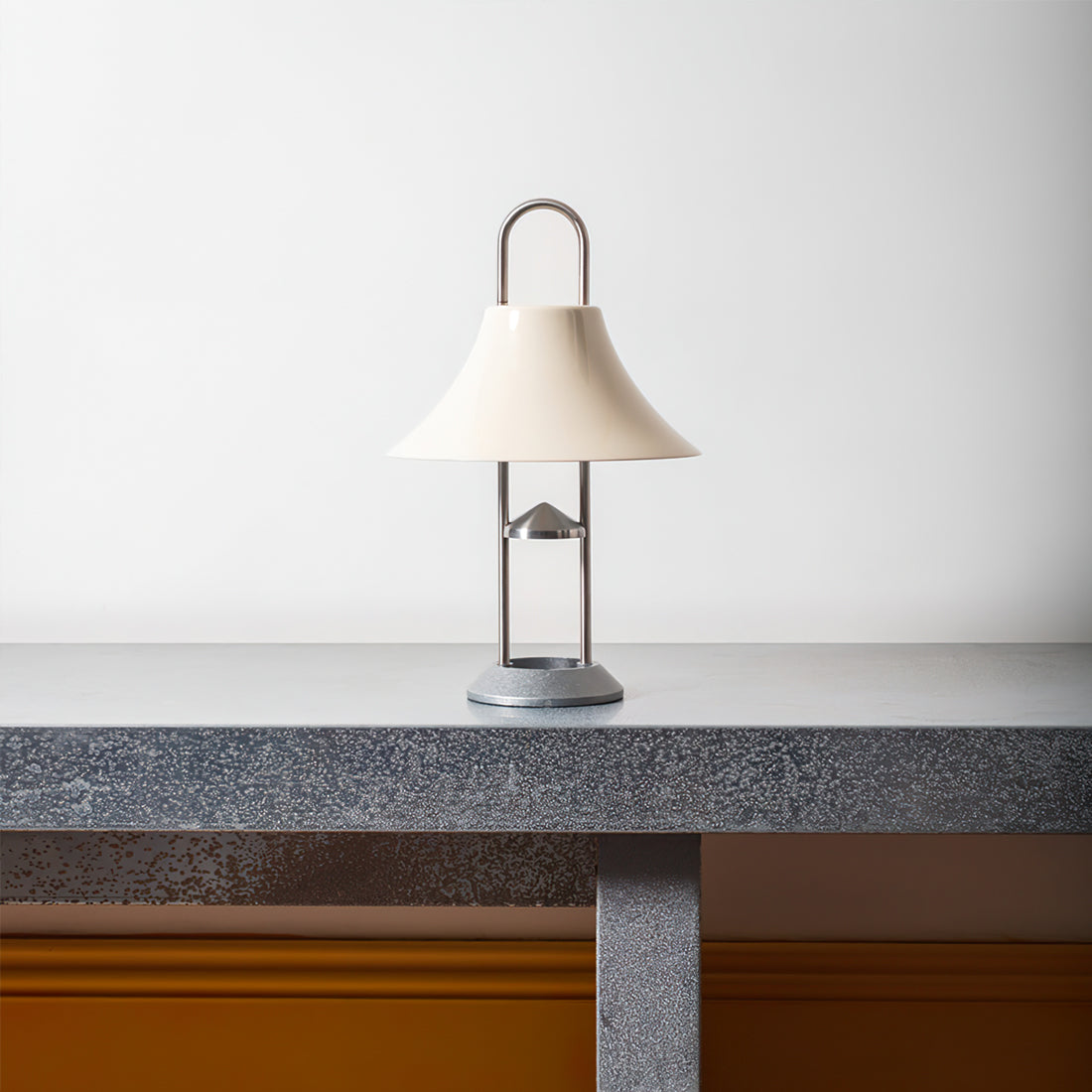 Mousqueton Outdoor Built-in Battery Table Lamp