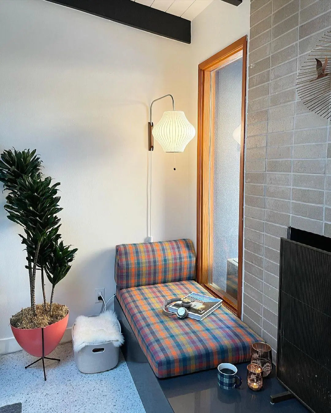 Silk Shade Flying Saucer Wall Sconce — Mid-Century Modern LED Wall Lamp with Swing Arm for Bedroom, Living Room, Study and Reading Nook, Walnut and Chrome Accent Erbstuk