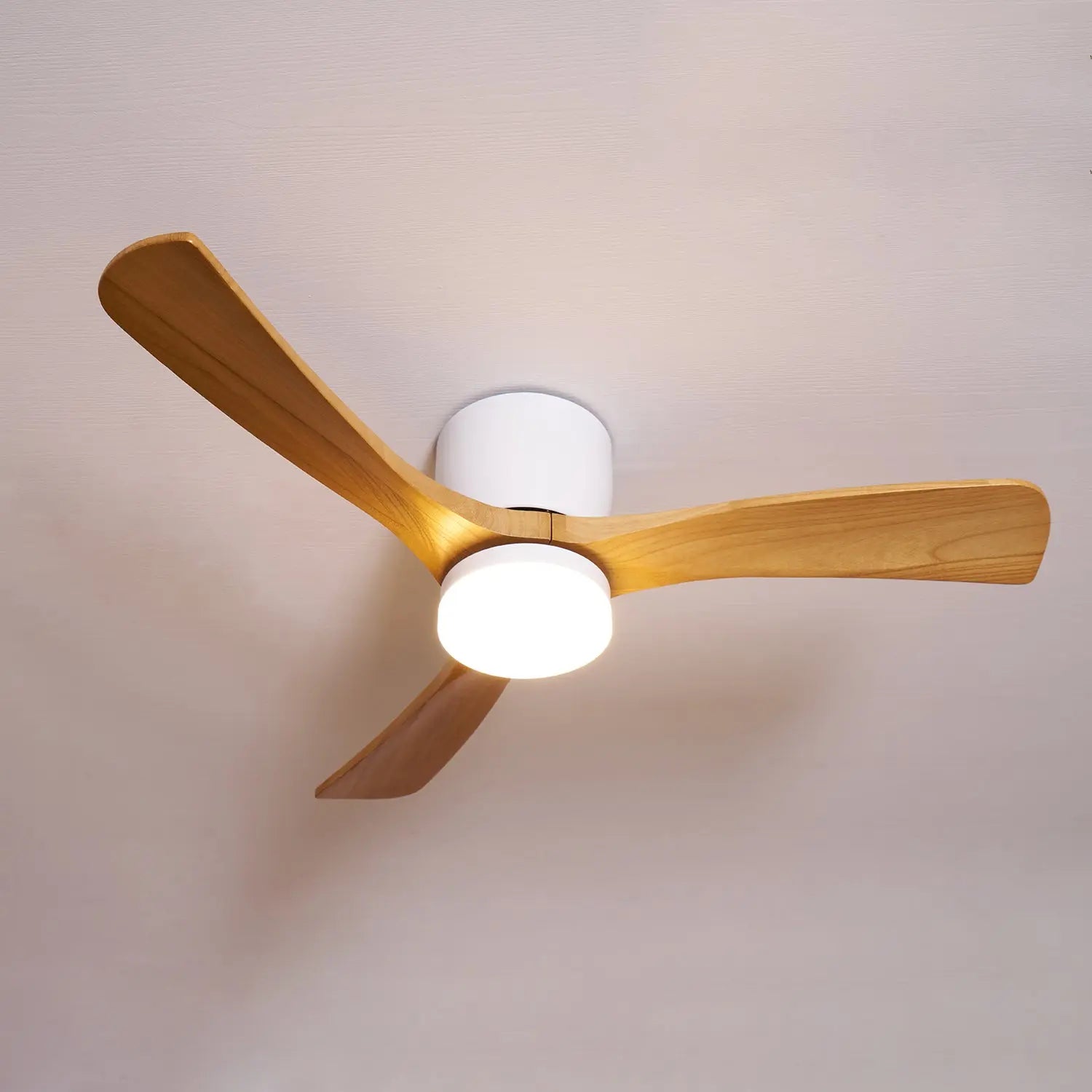 Nordic Wooden Ceiling Fan Light Erbstuk