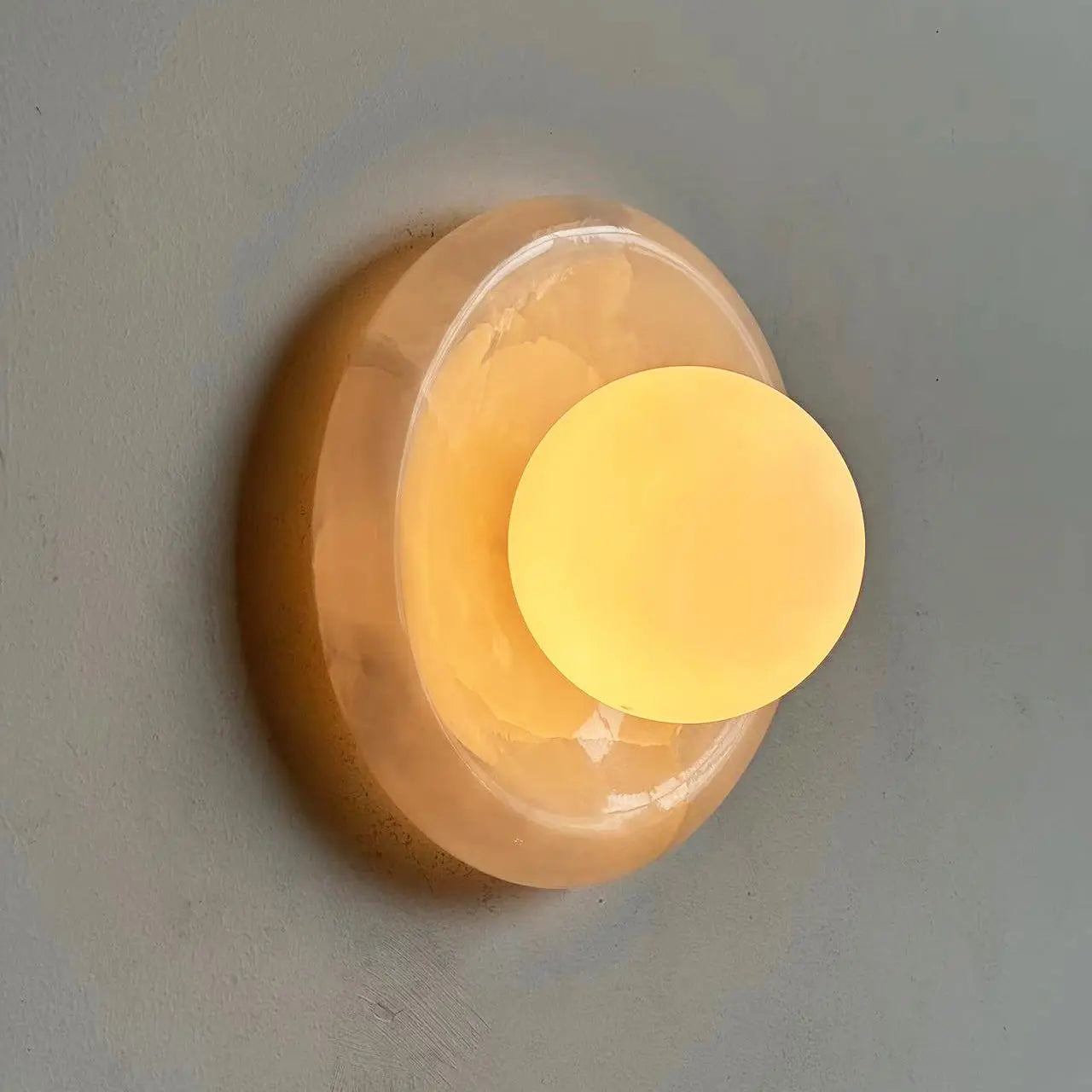 Orli White Onyx Sconce Erbstuk
