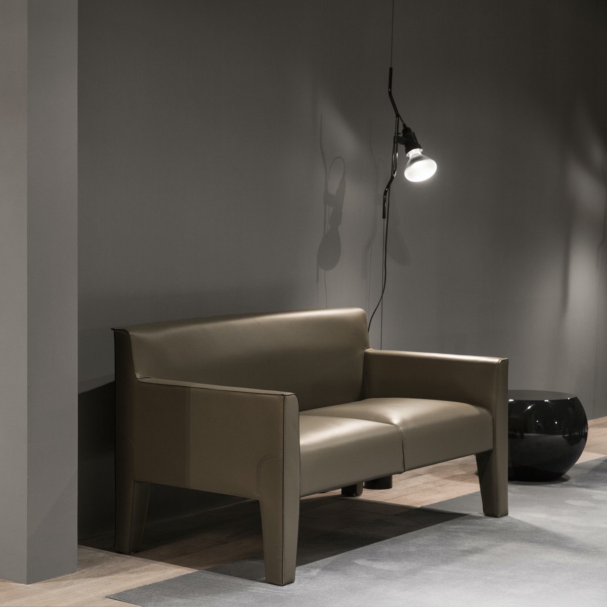 Adjustable Tension Rod Floor to Ceiling Lamp