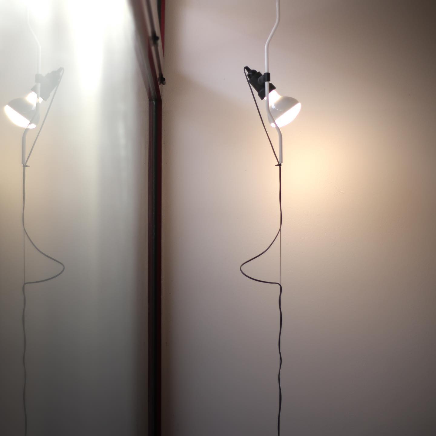 Adjustable Tension Rod Floor to Ceiling Lamp