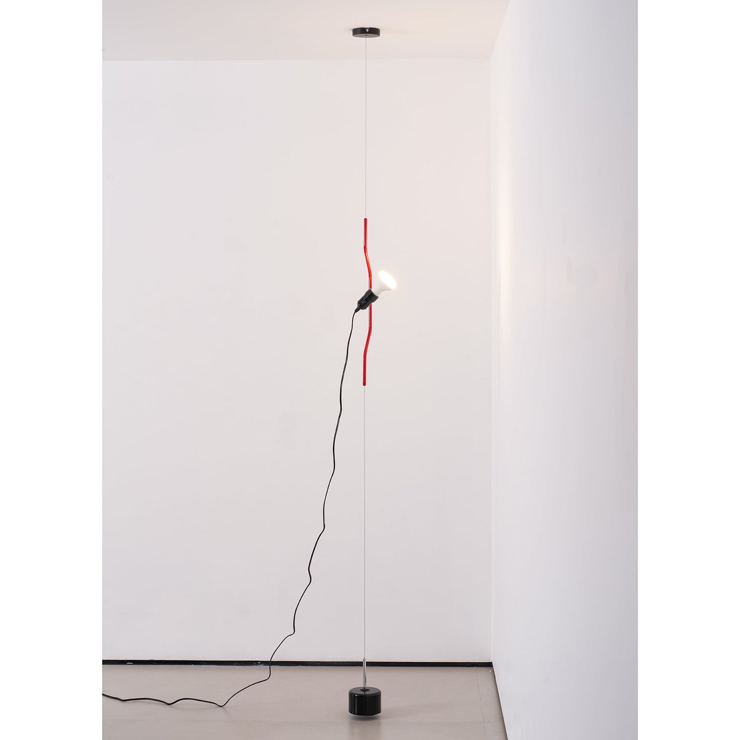 Adjustable Tension Rod Floor to Ceiling Lamp