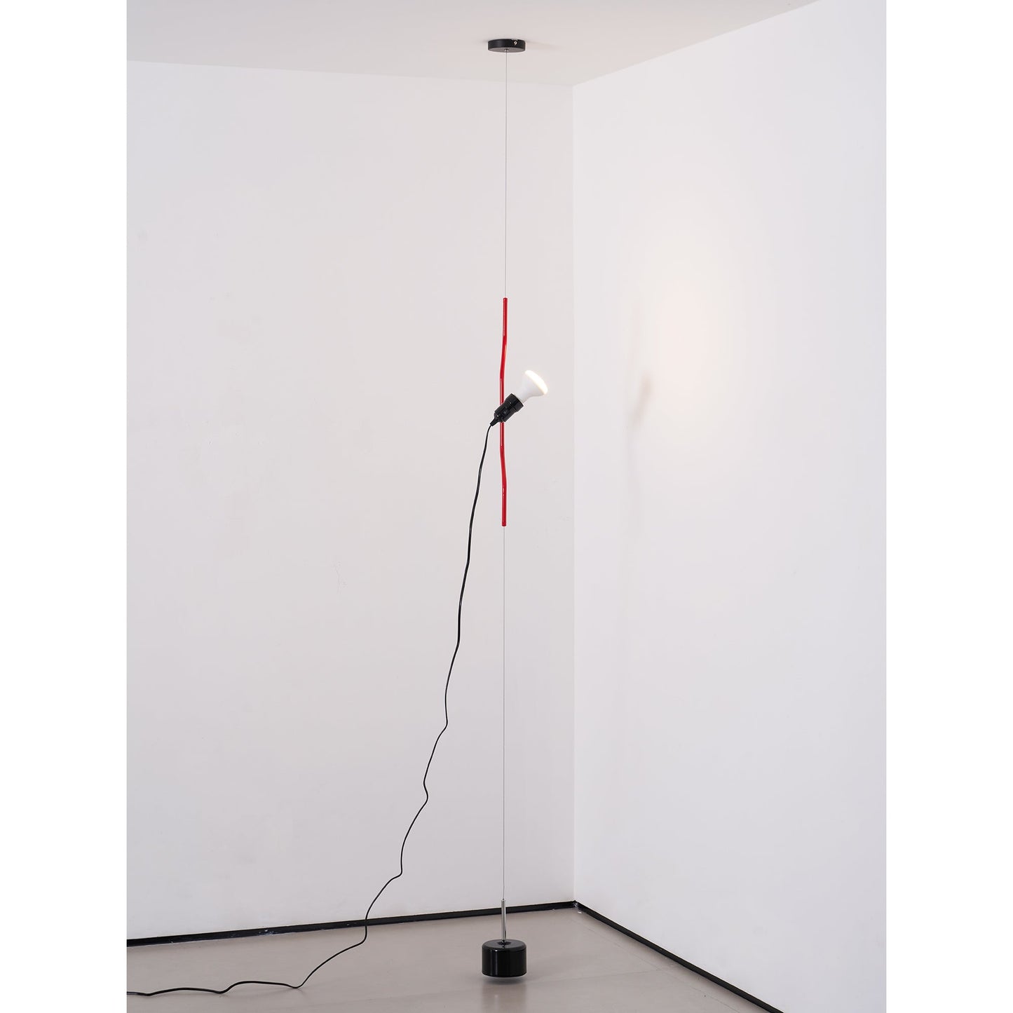 Adjustable Tension Rod Floor to Ceiling Lamp