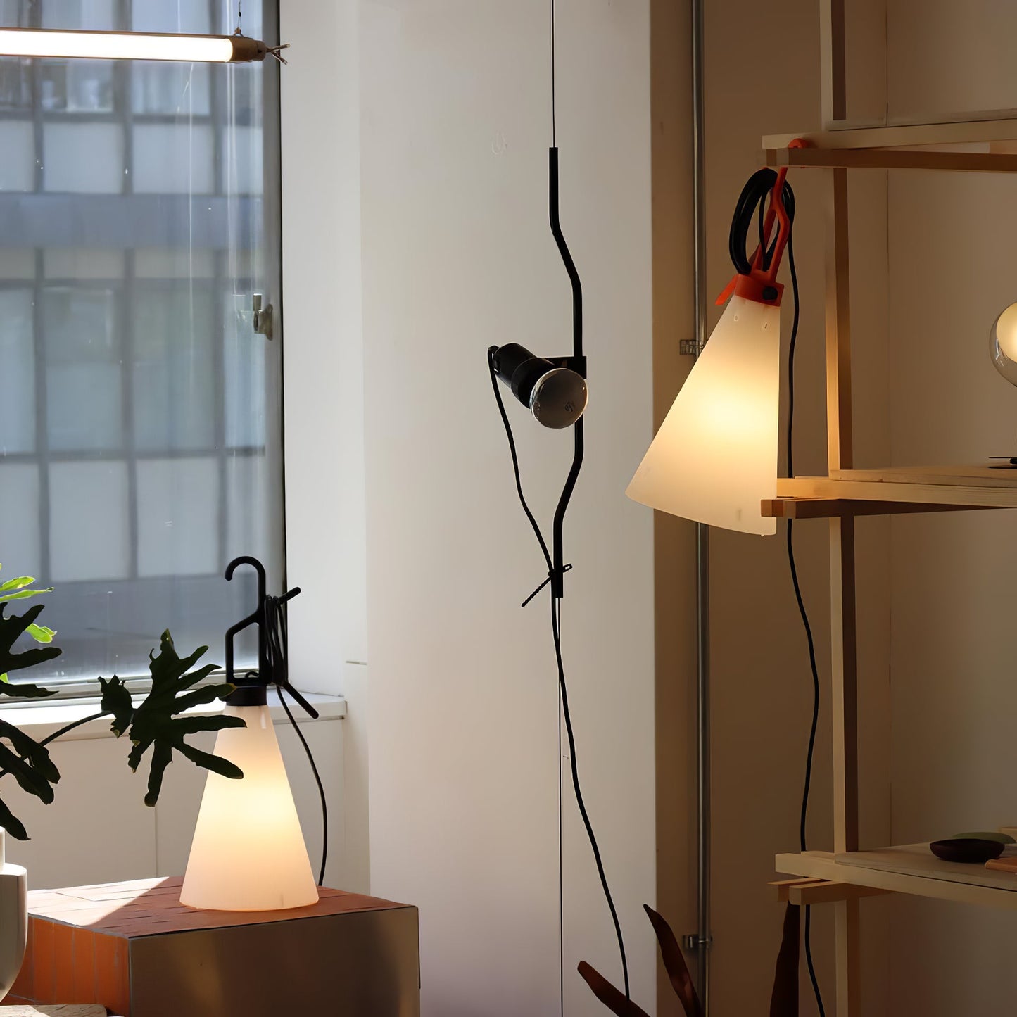 Adjustable Tension Rod Floor to Ceiling Lamp