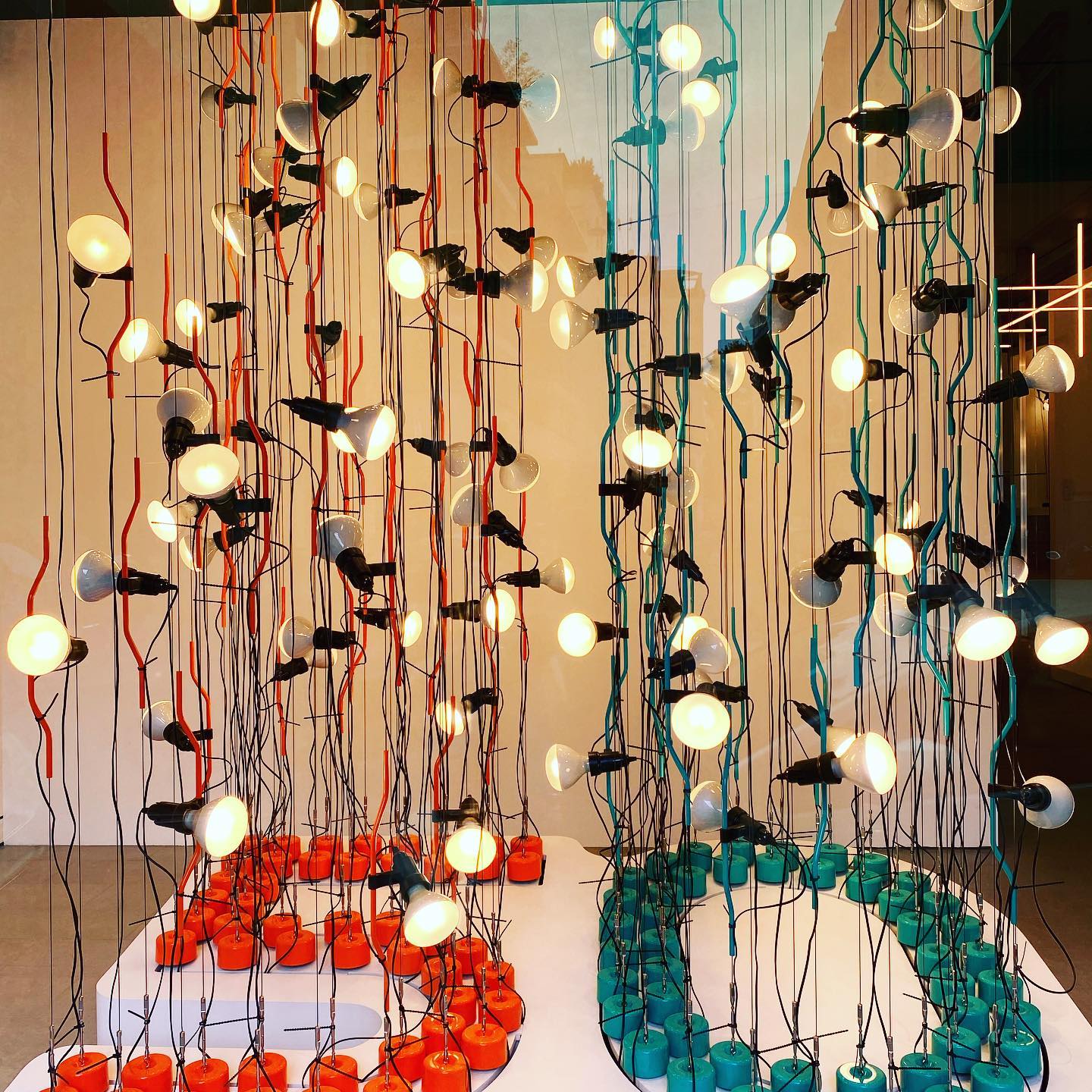 Adjustable Tension Rod Floor to Ceiling Lamp