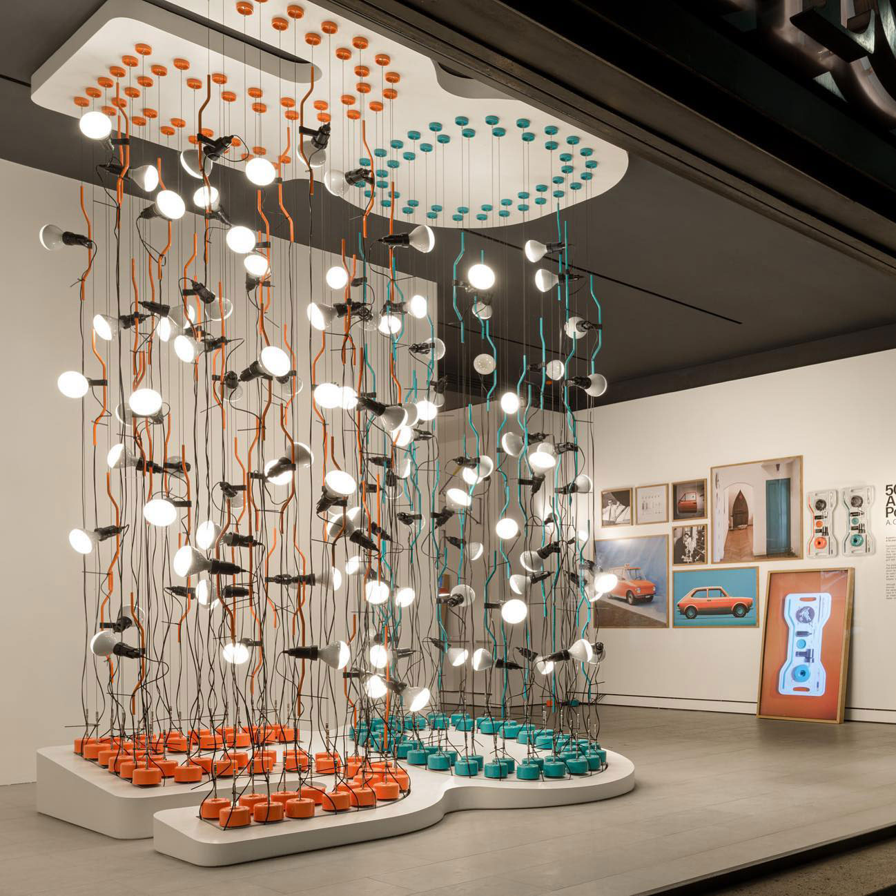 Adjustable Tension Rod Floor to Ceiling Lamp