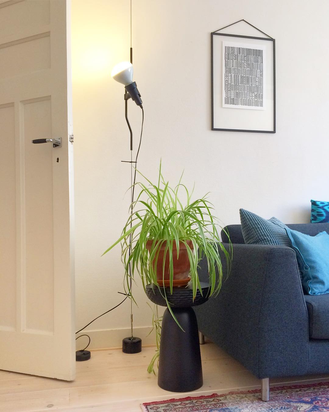 Adjustable Tension Rod Floor to Ceiling Lamp