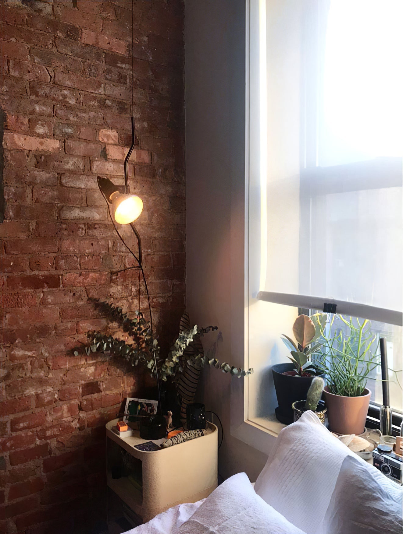 Adjustable Tension Rod Floor to Ceiling Lamp